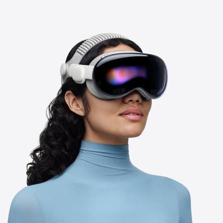 Why Apple Is Cutting 200+ Jobs From Vision Pro and Siri Teams Why Apple Is Cutting 200+ Jobs From Vision Pro and Siri Teams