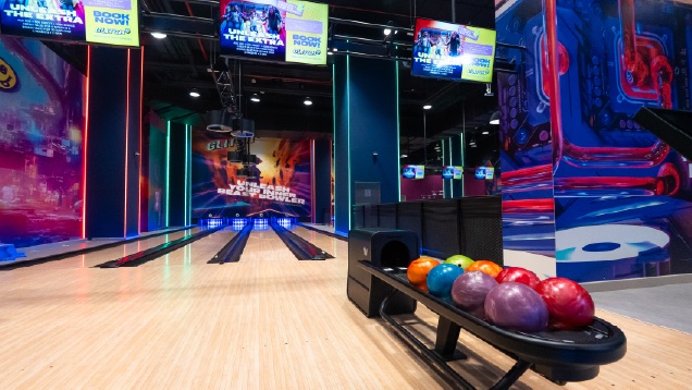 Best Indoor Entertainment in the UAE This Summer: Bowling, Swimming, Ice Skating and Theme Parks