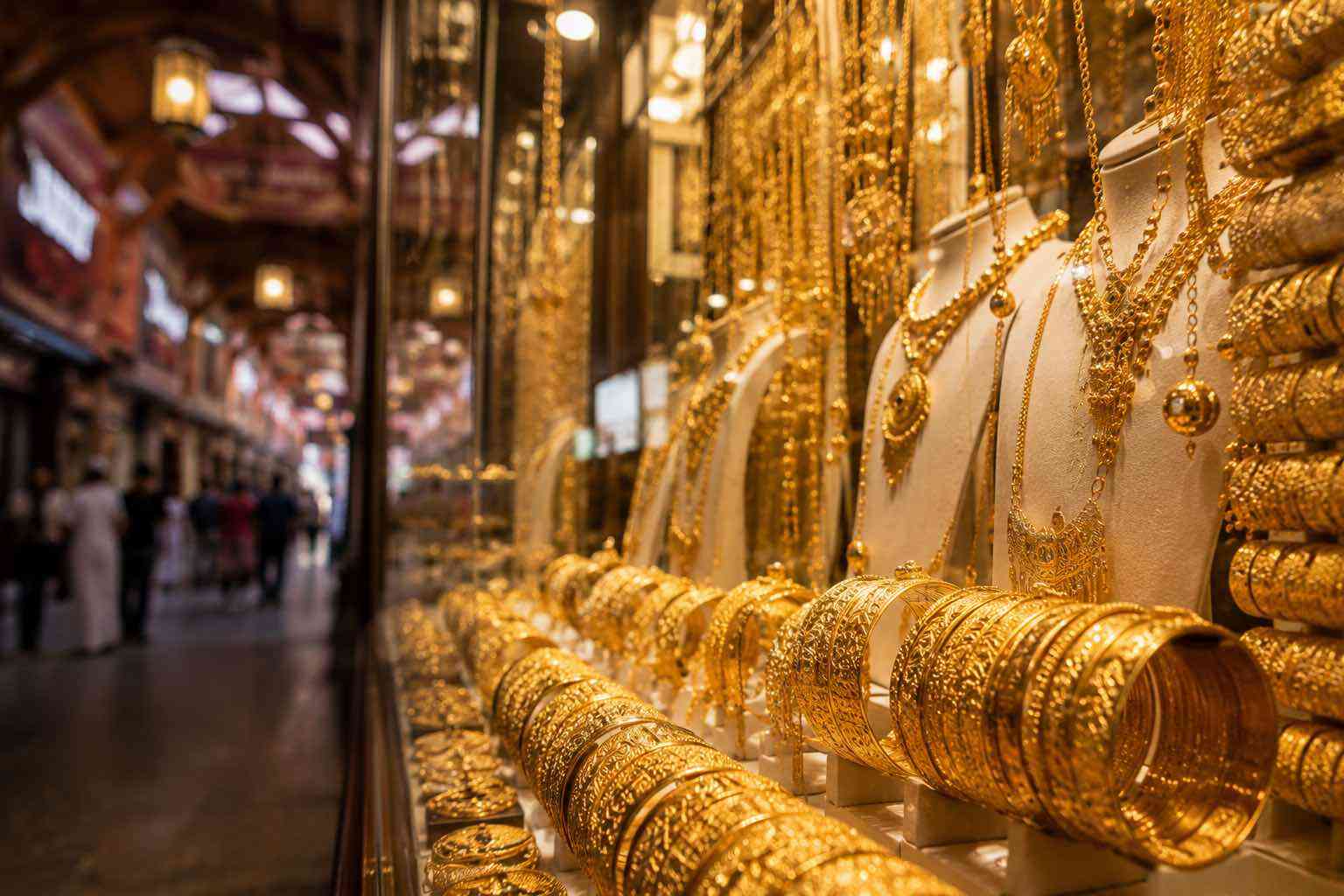Dubai Gold Prices Fall Today: 24K and 22K Rates Drop as Fed Rate-Hike Bets Rise