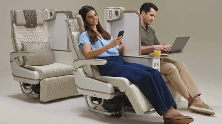 Emirates Unveils World’s First Fully Electric Premium Economy Seat With Privacy Screen