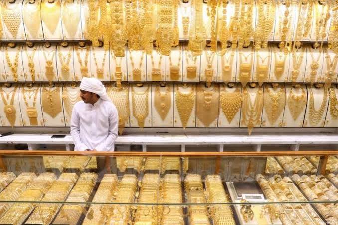 Gold Edges Back Toward Recent Highs, Lifting Dubai Rates