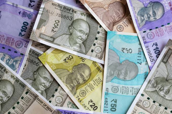 Indian rupee hits record low: Dh1 buys a record Rs26 for UAE remitters Indian rupee hits record low: Dh1 buys a record Rs26 for UAE remitters