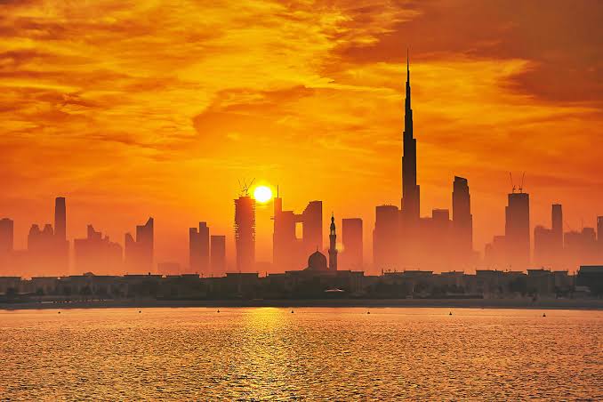 UAE Weather This Week: Temperatures Could Hit 46°C as Dust and Clouds Develop UAE Weather This Week: Temperatures Could Hit 46°C as Dust and Clouds Develop