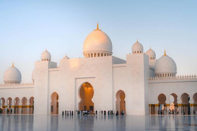 What to Do in Abu Dhabi: Your Guide to the City’s Must-See Spots What to Do in Abu Dhabi: Your Guide to the City’s Must-See Spots
